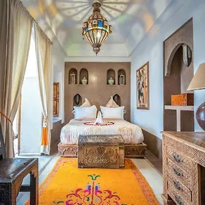 4* Bed & Breakfast Jaune Safran Entire House